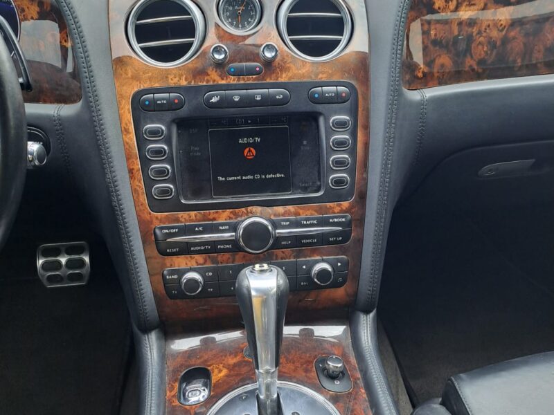 2005 Bentley Continental GT 6.0 Litres W12 Cylinder White Black Coupe