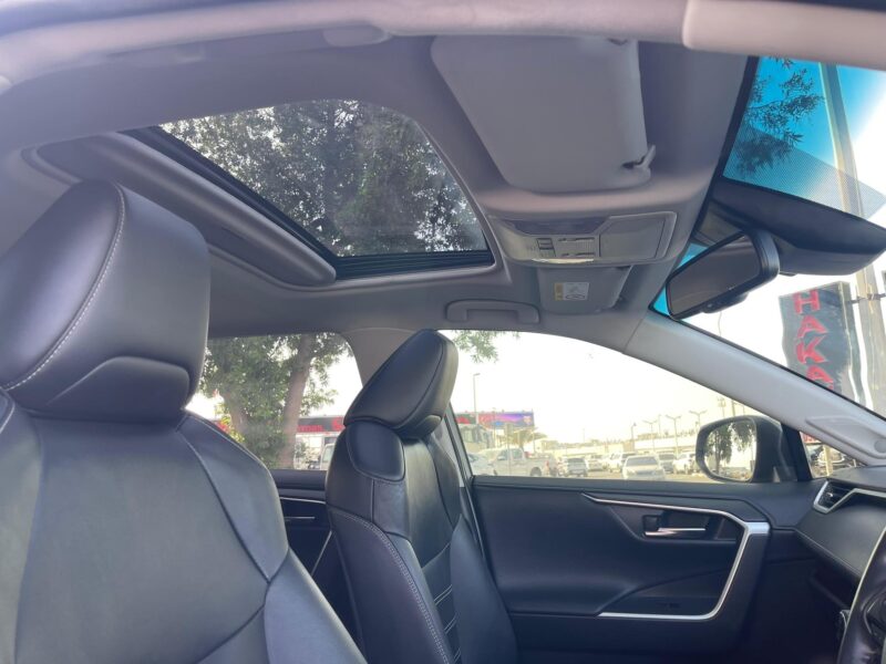 2021 Toyota RAV 4 Cruiser Hybrid 2.5-liter 4-cylinder Engine Grey Black SUV AWD