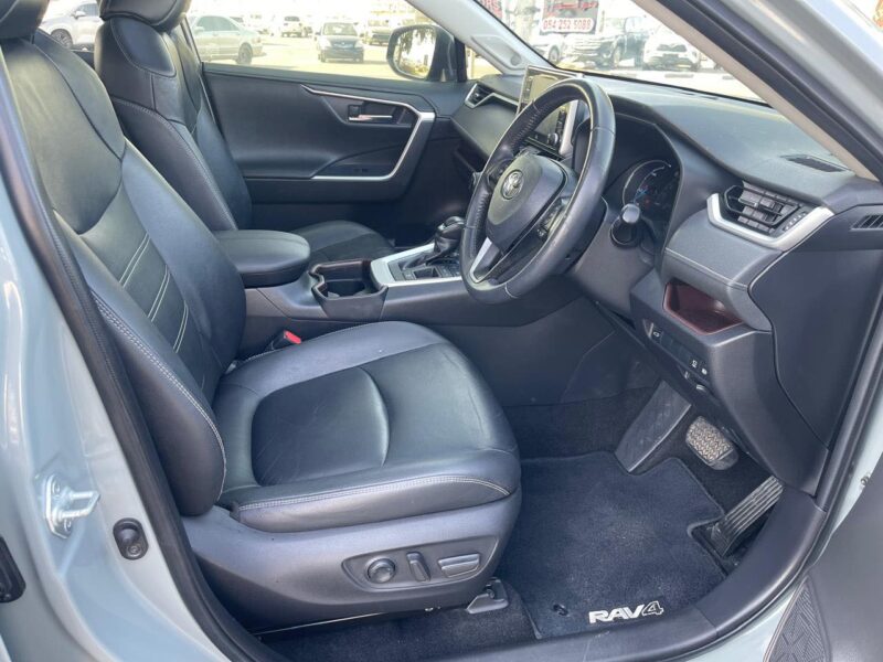 2021 Toyota RAV 4 Cruiser Hybrid 2.5-liter 4-cylinder Engine Grey Black SUV AWD