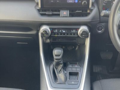 2024 Toyota RAV4 GX Hybrid 2.5L 4-cylinder DOHC 16-valve with VVT-i White Grey SUV