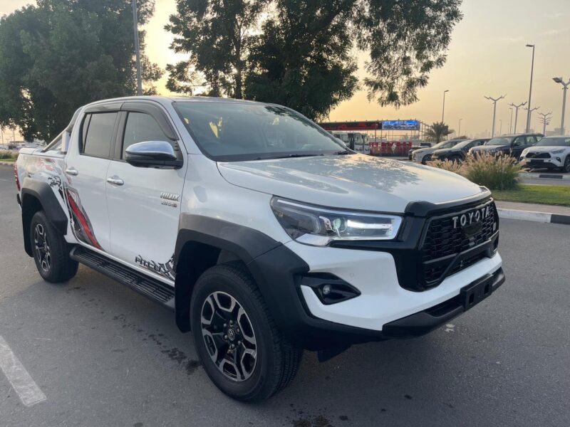 2023 Toyota Hilux SR5 Dual Cab 2.8L 4-cylinder Engine Diesel Automatic White Grey Pickup