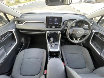 2024 Toyota RAV4 GX Hybrid 2.5L 4-cylinder DOHC 16-valve with VVT-i White Grey SUV