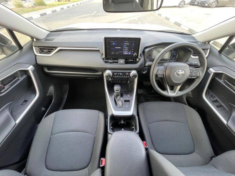 2024 Toyota RAV4 GX Hybrid 2.5L 4-cylinder DOHC 16-valve with VVT-i White Grey SUV