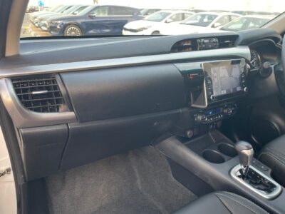 2023 Toyota Hilux SR5 Dual Cab 2.8L 4-cylinder Engine Diesel Automatic White Grey Pickup