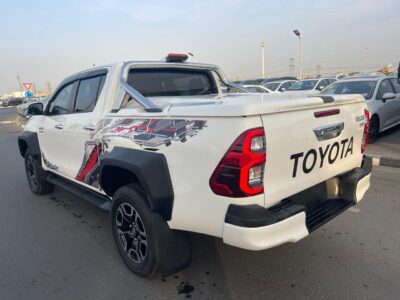 2023 Toyota Hilux SR5 Dual Cab 2.8L 4-cylinder Engine Diesel Automatic White Grey Pickup
