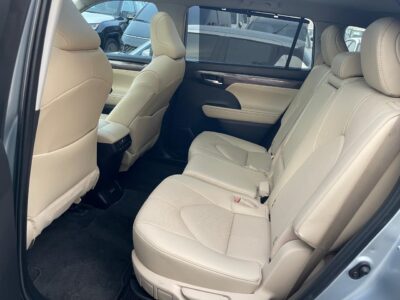 2023 Toyota Kluger Grande Hybrid 2.5L 2.5-liter 4 Cylinder Engine Silver Beige SUV