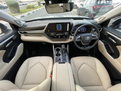 2023 Toyota Kluger Grande Hybrid 2.5L 2.5-liter 4 Cylinder Engine Silver Beige SUV