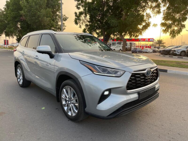 2023 Toyota Kluger Grande Hybrid 2.5L 2.5-liter 4 Cylinder Engine Silver Beige SUV