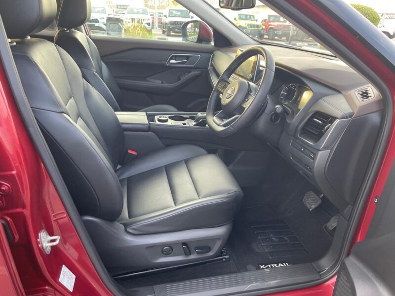 2024 Nissan X-Trail ST-L 2.5L 4Cylinder Petrol Engine Red Black SUV AWD