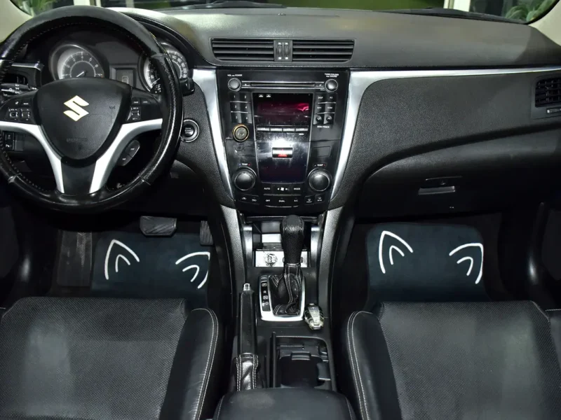 2014 Suzuki Kizashi Sport 4 Cylinders Petrol Engine Silver Black Sedan GCC Specs