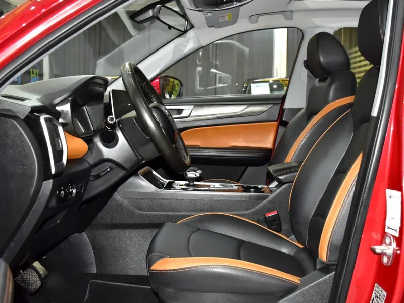 2025 Kaiyi X3 Pro Flagship 4 Cylinder Petrol Engine Black Red Crossover GCC Specs