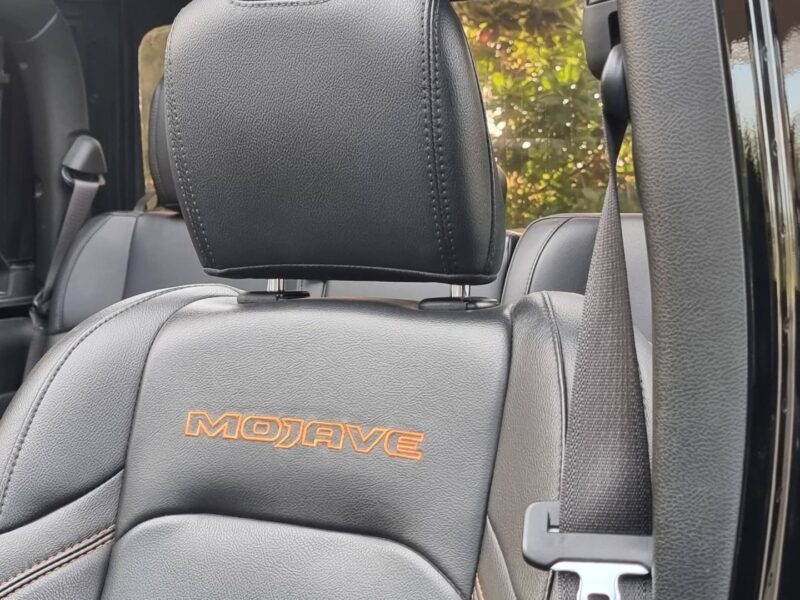 2021 Jeep Gladiator Mojave 3.6-liter V6 Engine Full Option Black Grey Pick Up Truck