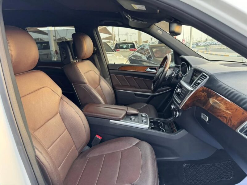 2015 Mercedes-Benz GL-Class 4.7L V8 Twin-Turbo Gasoline White Brown SUV