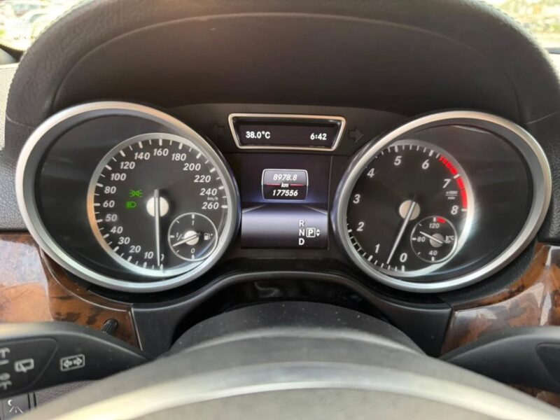 2015 Mercedes-Benz GL-Class 4.7L V8 Twin-Turbo Gasoline White Brown SUV