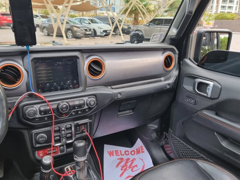 2021 Jeep Gladiator Mojave 3.6-liter V6 Engine Full Option Black Grey Pick Up Truck