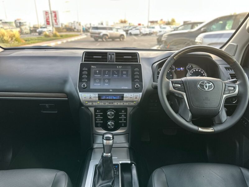 2021 Toyota Land Cruiser Prado Kakadu 2.8-litre 4-cylinder Turbo Diesel Silver Black SUV