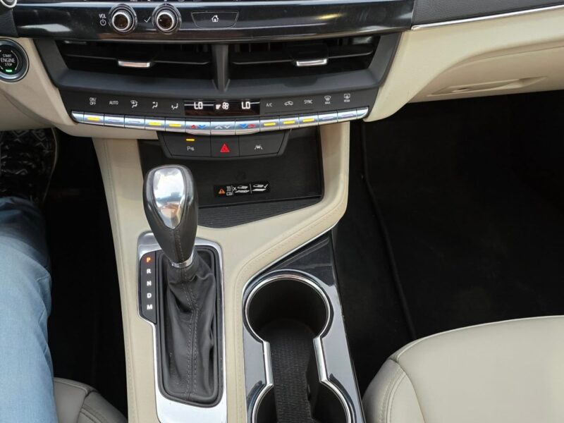 2022 Cadillac CT4 Premium Luxury 2.0 Litres Turbo I4 Engine White Beige RWD