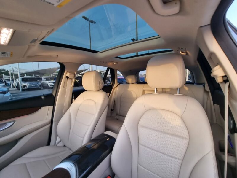 2021 Mercedes-Benz GLC 300 2.0 Litres Inline-4 Petrol Engine Grey Beige SUV