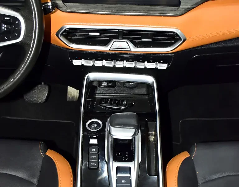 2025 Kaiyi X3 Pro Flagship 4 Cylinder Petrol Engine Black Red Crossover GCC Specs