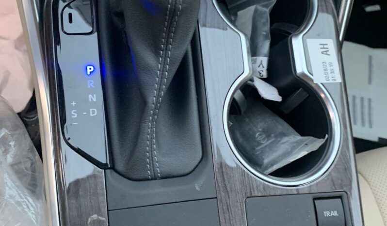 2024 Toyota Highlander Hybrid 2.5-liter 4 Cylinder Engine Green Beige SUV AWD