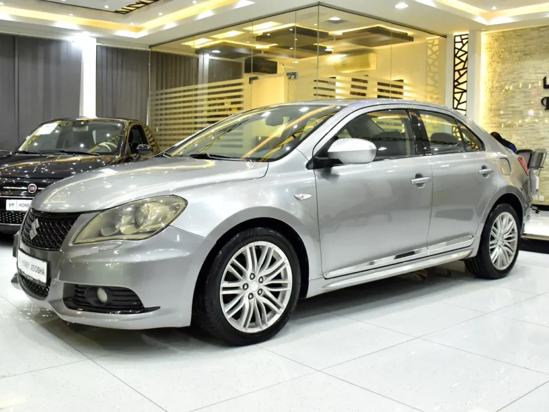 2014 Suzuki Kizashi Sport 4 Cylinders Petrol Engine Silver Black Sedan GCC Specs