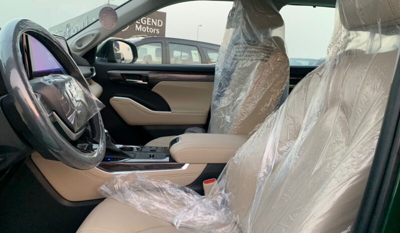 2024 Toyota Highlander Hybrid 2.5-liter 4 Cylinder Engine Green Beige SUV AWD