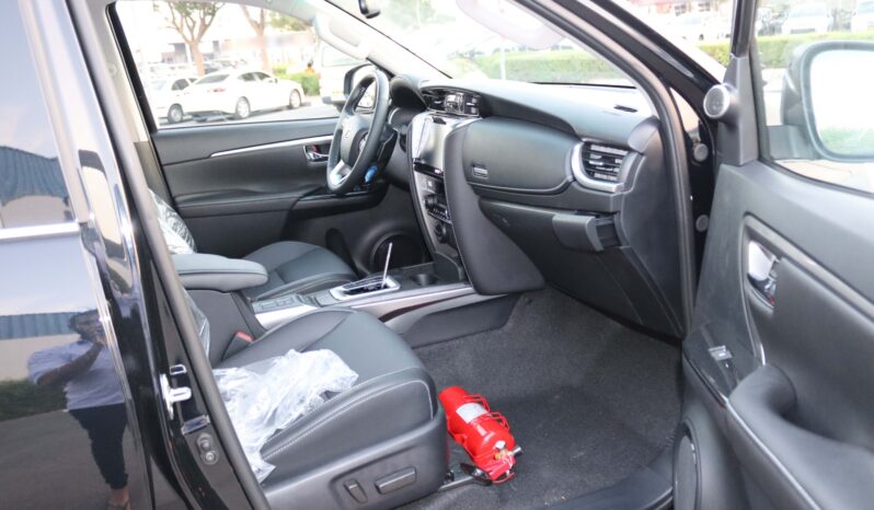 2024 Toyota Fortuner 2.8 Litres Petrol 4 Cylinder Diesel Engine Black SUV 4WD