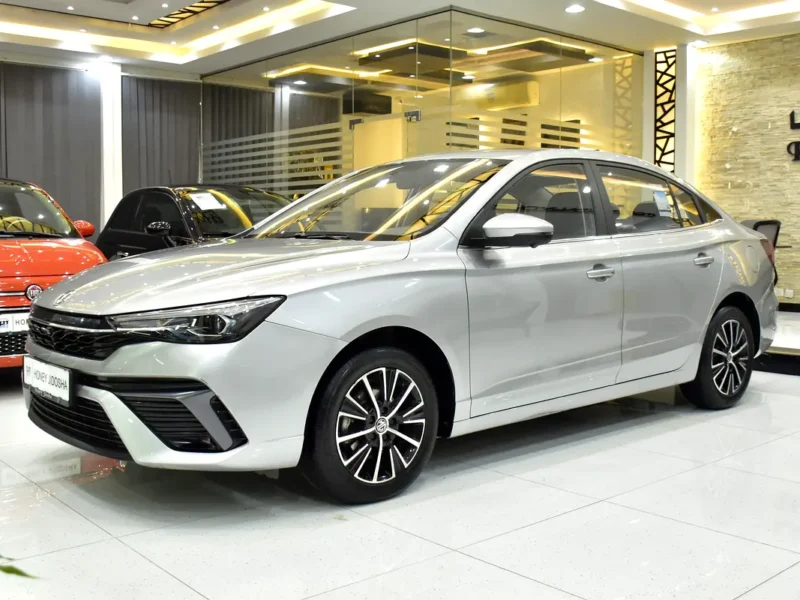 2025 MG MG5 Luxury 4 Cylinders Petrol Engine Silver Black GCC Specs Automatic