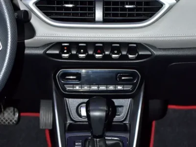 2025 Chevrolet Groove LT 4 Cylinders Petrol Engine White Black Crossover GCC Specs