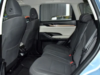 2023 Haval H6 Medium 4 Cylinders Petrol Engine Blue Black SUV GCC Specs