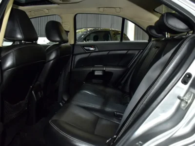 2014 Suzuki Kizashi Sport 4 Cylinders Petrol Engine Silver Black Sedan GCC Specs