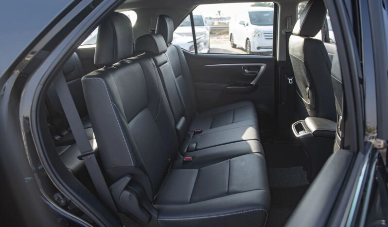 2024 Toyota Fortuner 2.8 Litres Petrol 4 Cylinder Diesel Engine Black SUV 4WD