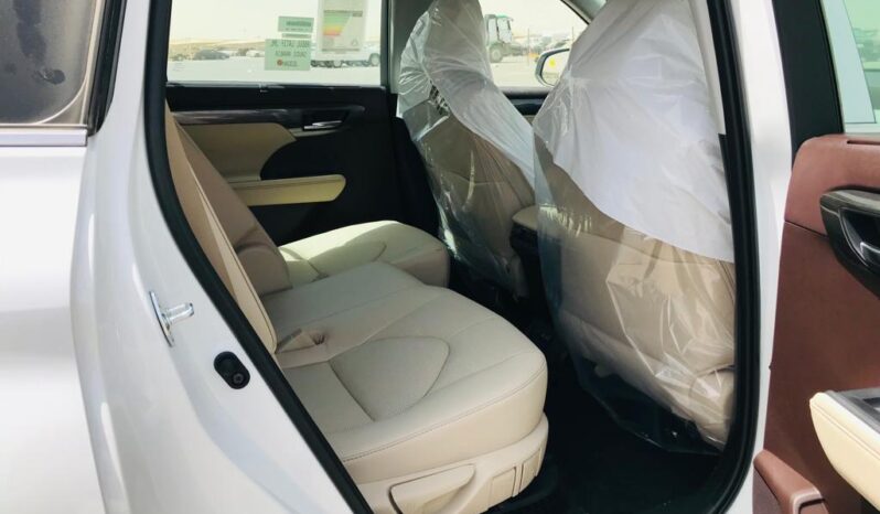 2023 Toyota Highlander Hybrid 2.5-liter 4 Cylinder Engine White Beige SUV AWD