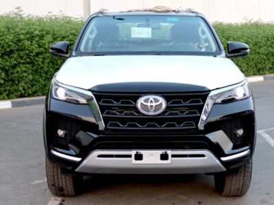 2024 Toyota Fortuner 2.8 Litres Petrol 4 Cylinder Diesel Engine Black SUV 4WD