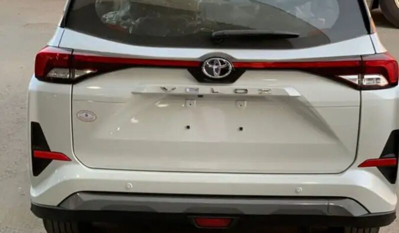 2024 Toyota Veloz 1.5-liter 4-cylinder Petrol Engine Light White Black Compact MPV FWD