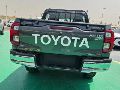 2024 Toyota Hilux 2.4 Litre Diesel 4-cylinder Engine Grey Black Pick-Up Truck 4WD