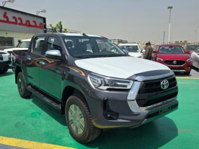 2024 Toyota Hilux 2.4 Litre Diesel 4-cylinder Engine Grey Black Pick-Up Truck 4WD