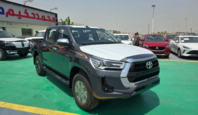 2024 Toyota Hilux 2.4 Litre Diesel 4-cylinder Engine Grey Black Pick-Up Truck 4WD