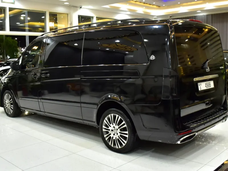 2014 Mercedes-Benz Viano Trend 6 Cylinder Petrol Engine Black Orange Van GCC Specs