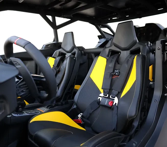 2026 Can-am Maverick MAX 3 Cylinders Petrol Engine Yellow Black CARBON PACKAGE