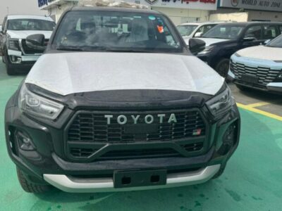 2024 Toyota Hilux 2.4 Litre Diesel 4-cylinder Engine Black Pick-Up Truck 4WD
