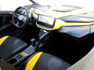 2026 Can-am Maverick MAX 3 Cylinders Petrol Engine Yellow Black CARBON PACKAGE