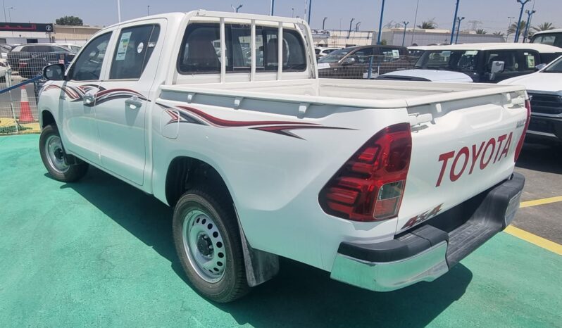 2023 Toyota Hilux 2.4 Litre Diesel 4-cylinder Engine White Red Pick-Up Truck 4WD