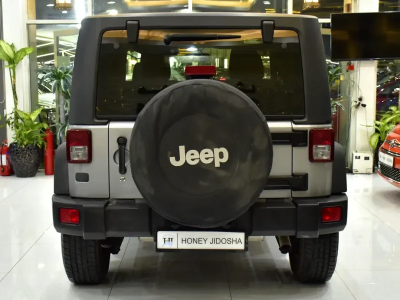 2016 Jeep Wrangler Sport 6 Cylinders petrol Engine Silver Black Crossover GCC Specs