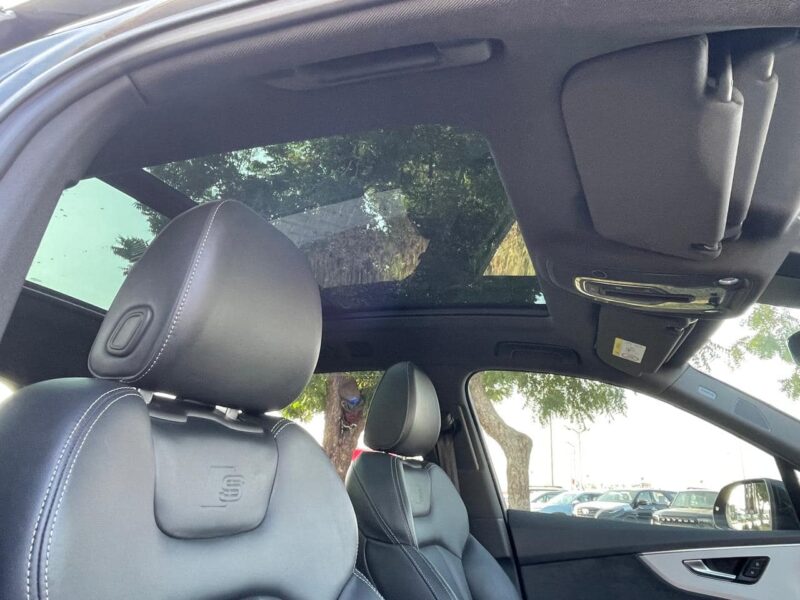 2021 Audi Q7 50 TDI Quattro 3.0-litre V6 Turbo Diesel Engine Grey Black Luxury SUV