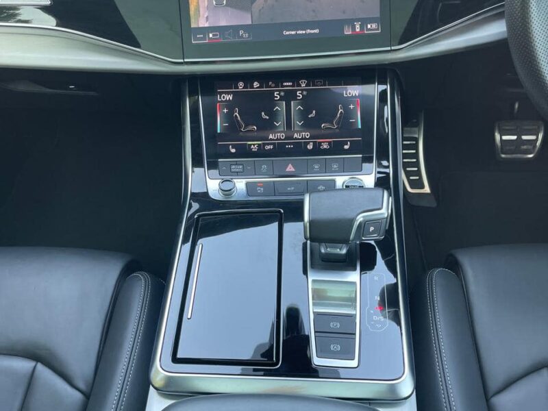 2021 Audi Q7 50 TDI Quattro 3.0-litre V6 Turbo Diesel Engine Grey Black Luxury SUV