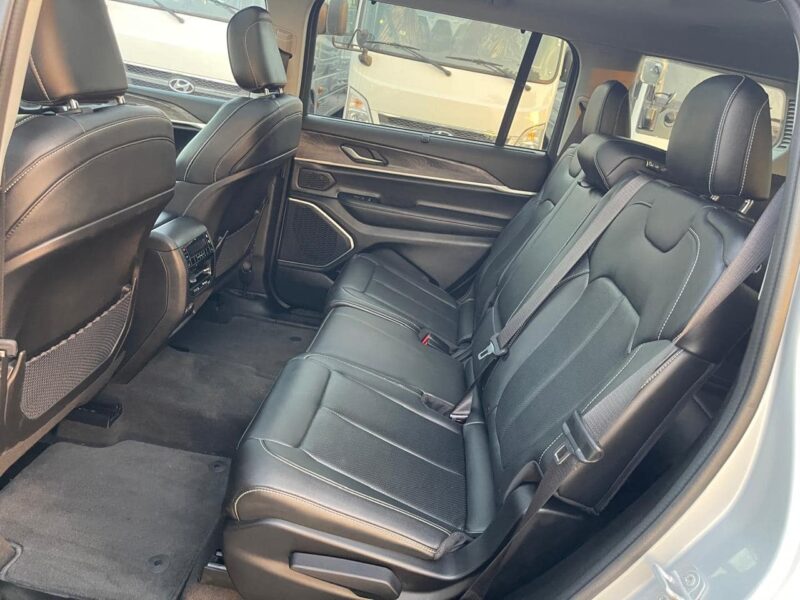 2022 Jeep Grand Cherokee L Limited 4x4 3.6-liter V6 Petrol Engine Silver Black SUV