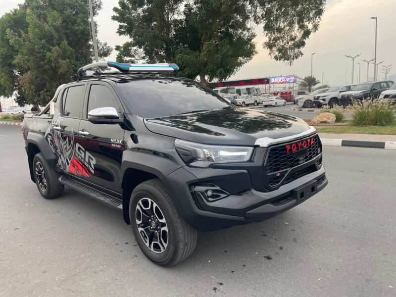 2023 Toyota Hilux SR5 Dual Cab 2.8 4 Cylinders Diesel Engine Automatic Black Pick Up Truck