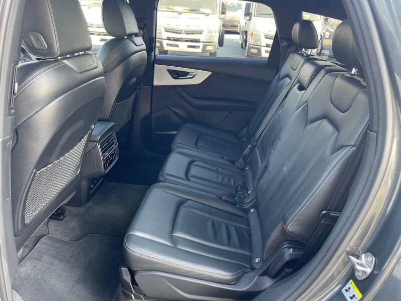 2021 Audi Q7 50 TDI Quattro 3.0-litre V6 Turbo Diesel Engine Grey Black Luxury SUV