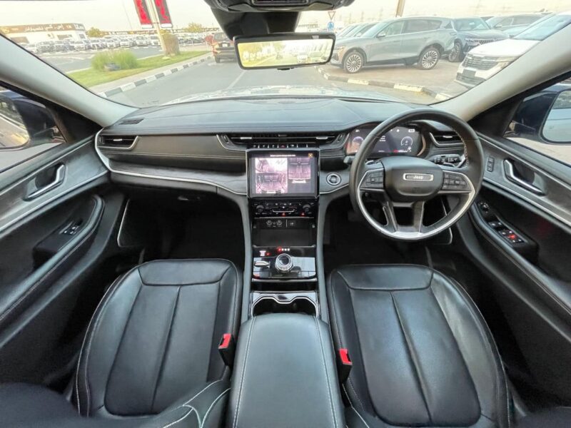 2022 Jeep Grand Cherokee L Limited 4x4 3.6-liter V6 Petrol Engine Silver Black SUV